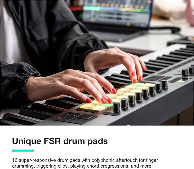 Pads avec aftertouch sur le Novation Launchkey 49 [MK4] — clavier maître MIDI USB de 49 touches semi-lestées
